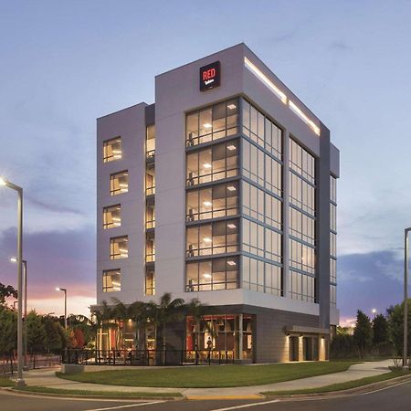 Hotel Radisson Red Miami Airport Miami Springs Exterior foto
